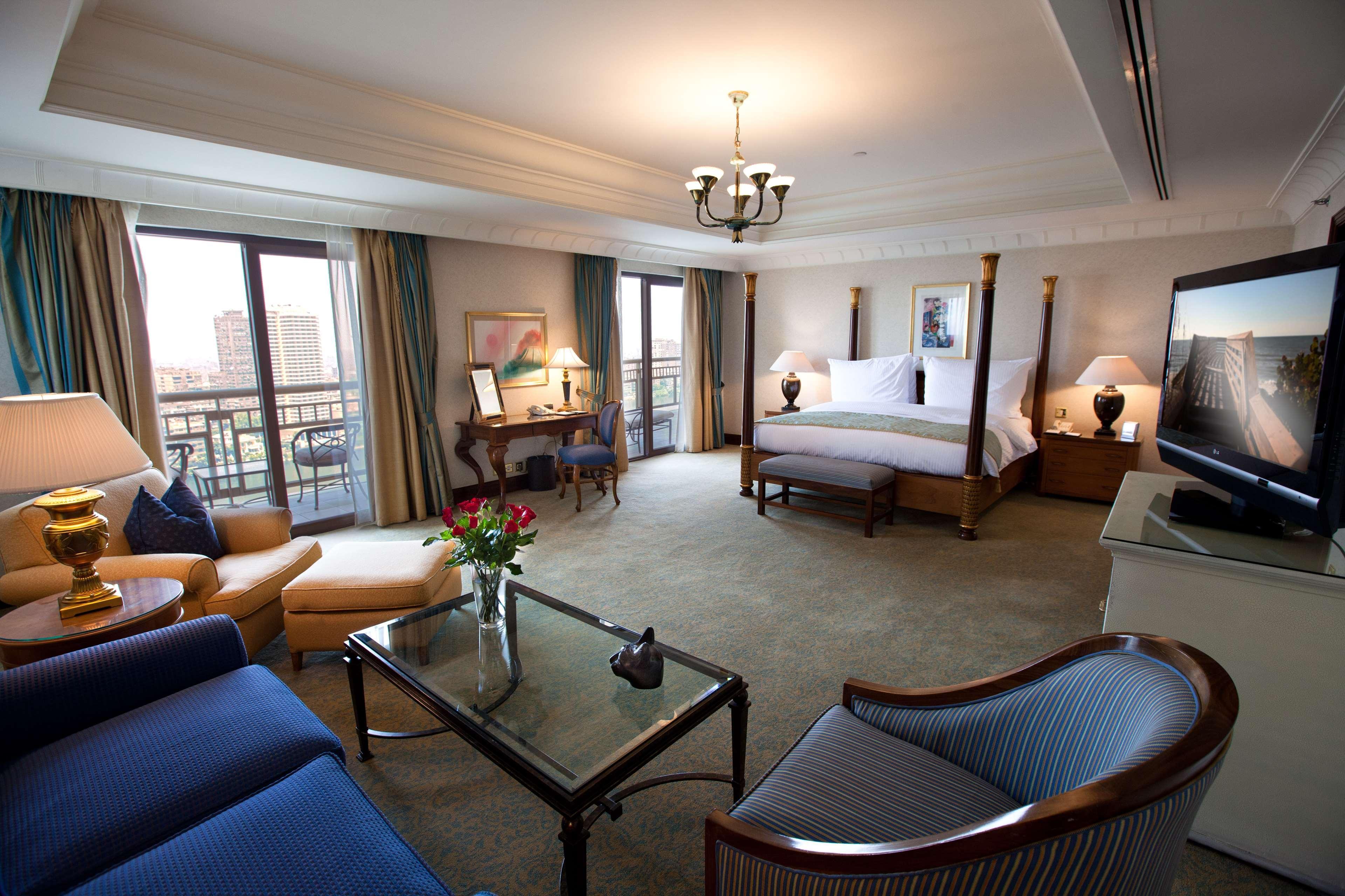 Отель Sofitel Cairo Downtown Nile Экстерьер фото A suite at the hotel