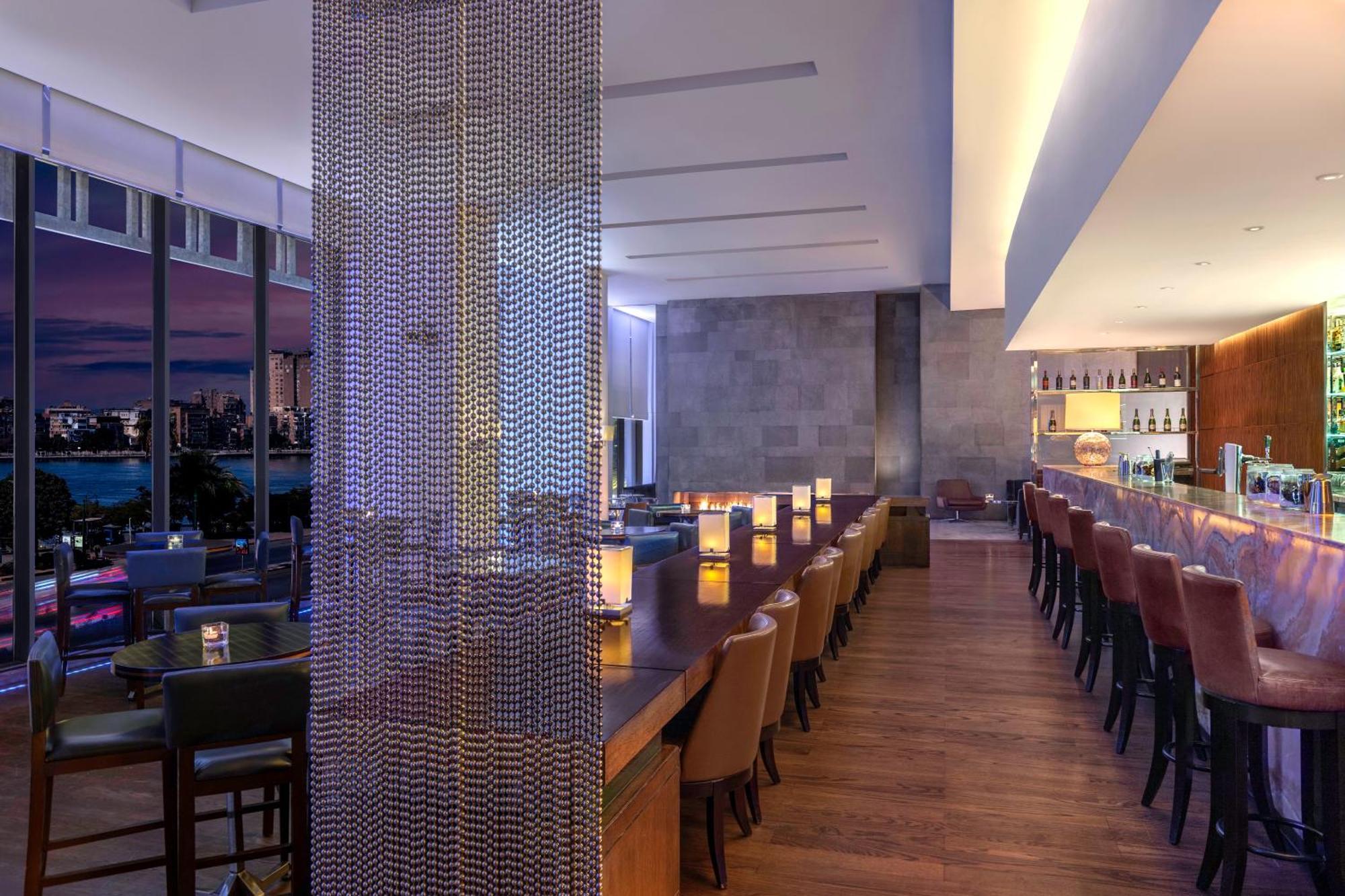 Отель Sofitel Cairo Downtown Nile Экстерьер фото The bar at the 101 bar