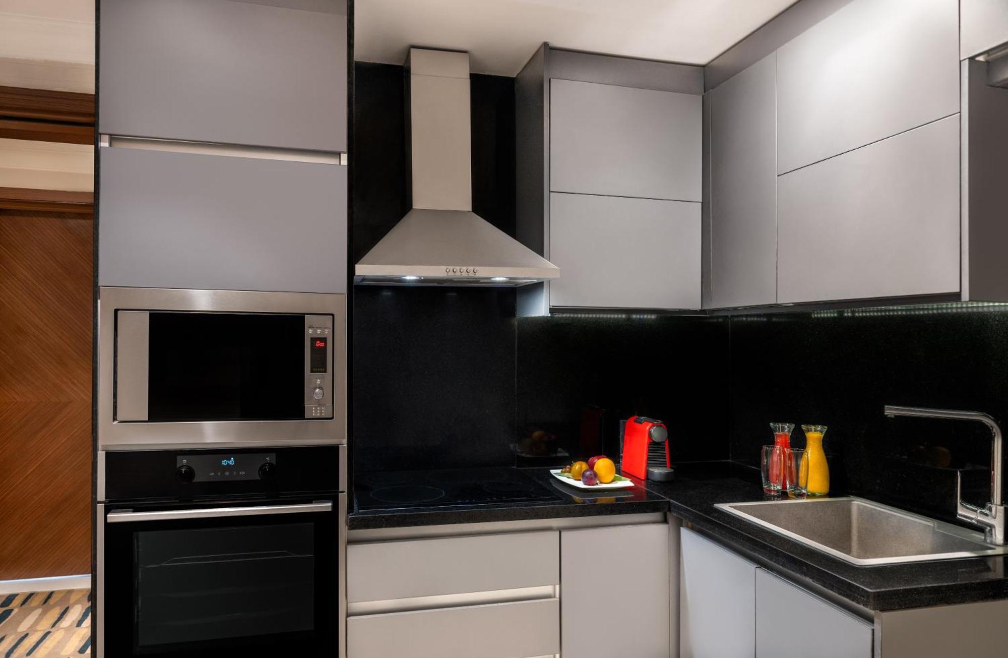 Отель Sofitel Cairo Downtown Nile Экстерьер фото A modern kitchen