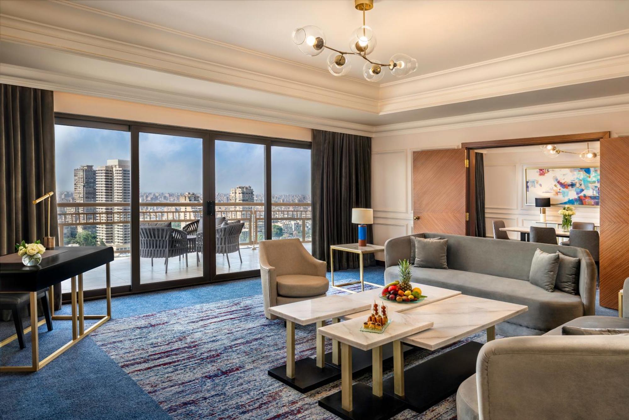 Отель Sofitel Cairo Downtown Nile Экстерьер фото A suite at the hotel