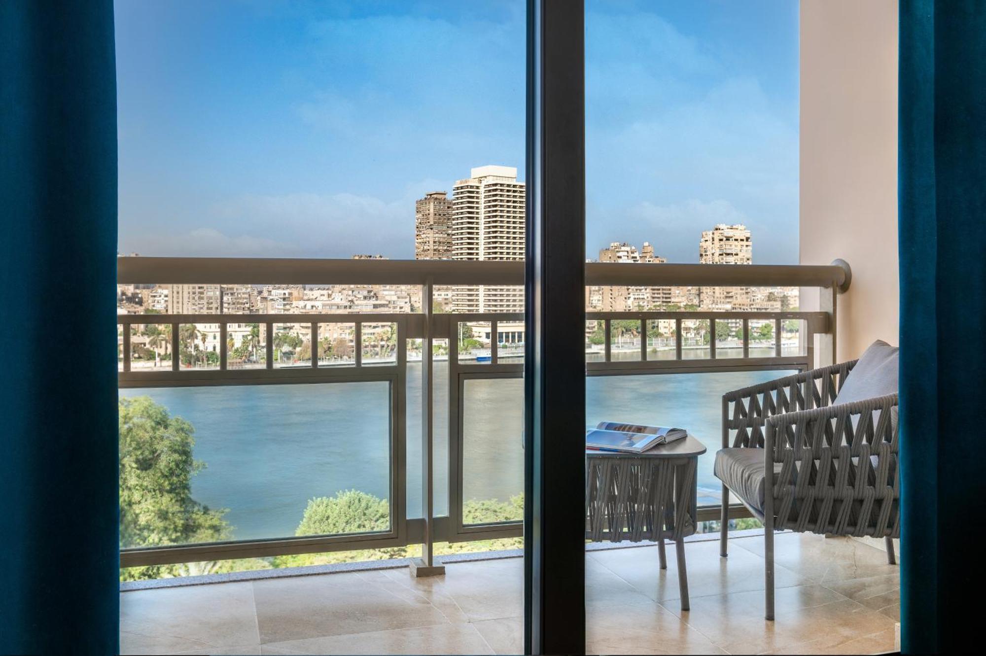 Отель Sofitel Cairo Downtown Nile Экстерьер фото View from a suite